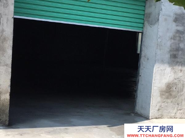 赣州市信丰物资仓库  通三相电可做厂房，可进挂车，交通方便。