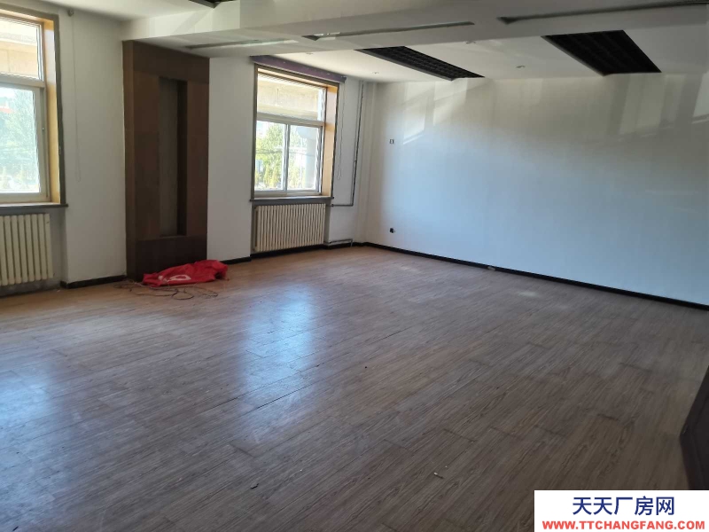 承德 双桥(调味品厂房出租) 出租双桥迎宾路南互通公交枢纽站对面大院