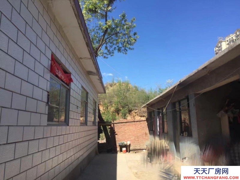 承德 开发区(出租) 大石庙迎宾路南互通公交枢纽站附近土地 ，平房。