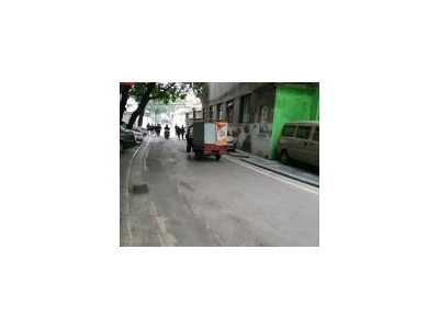 (出租) 桂林象山门口有免费停车位，可长租短租，价格可议，中介勿扰。图4