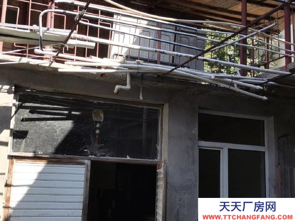 西安近邻大道，院落干净利落。