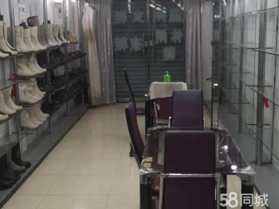 绥芬河青云路西新安街南华建综合楼1楼出租门厅，带货架的鞋厅图1