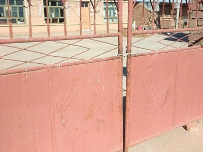 (出售) 巴彦淖尔房屋占地面积3亩有鱼塘一个可做养殖厂房房屋占地面积共12亩图1