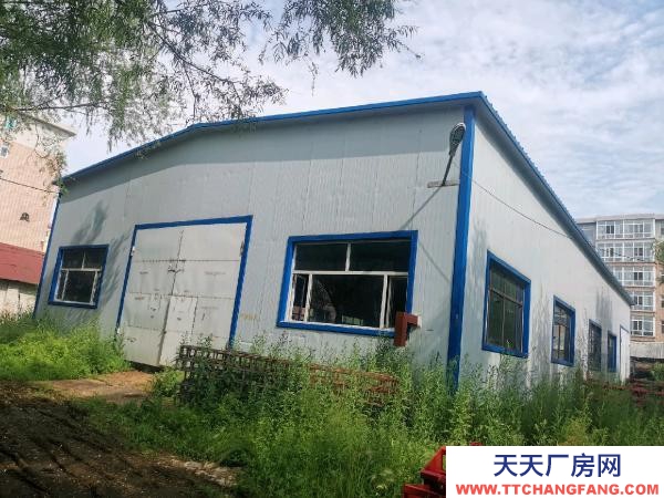 北林 院内有1500平方米大库，机械设备厂房