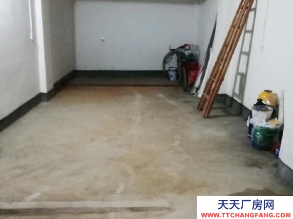 赣州市上犹物资仓库  车库出租，第五小学旁光华庄园 仓库 42平米