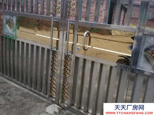 赣州市兴国机加工厂房  价格面议！埠头加油站往赣州方向三百 仓库 300平米