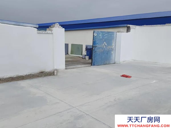 格尔木市出租城区盐湖广场机加工厂房