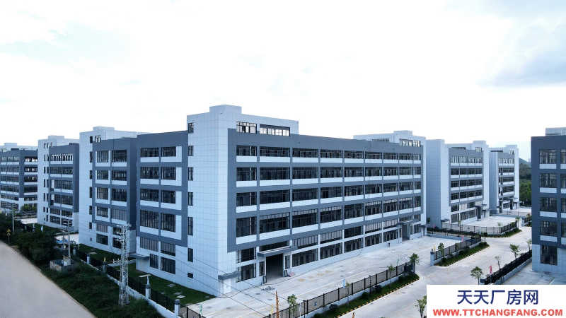 买厂房 找万洋  首付20%  五十年产权 18702056531