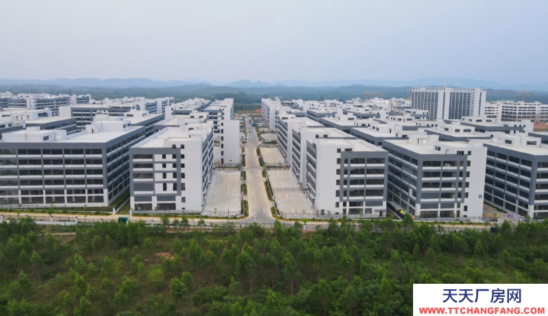 买厂房 找万洋  首付20%  五十年产权 18702056531