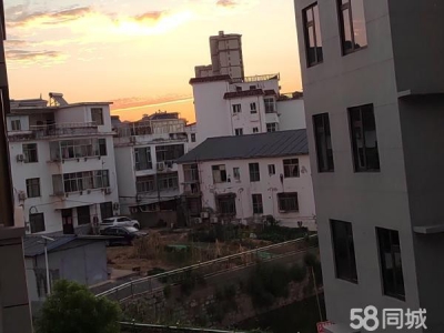 九江市湖口物资仓库 本人所有，中介勿扰，简装，环境安静，购物上学非常方便。