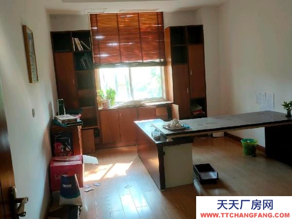 宜春市袁州酱腌菜厂房  厂区封闭式管理，24小时有保安值班。