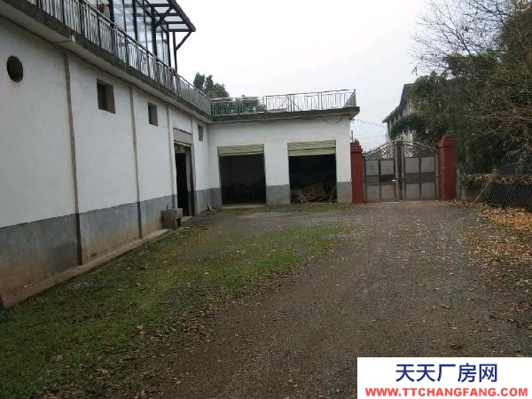 宜春市袁州机加工厂房 本厂房是水泥框架结构，内高5.2米。交通方便可进大挂车。