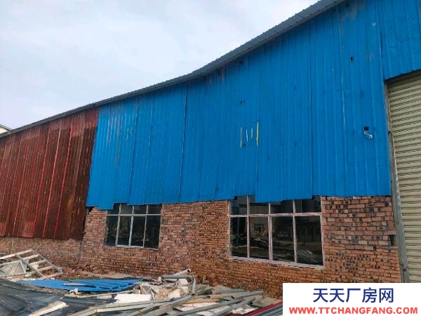 宜春市袁州机加工厂房 水电齐全，内面水泥地面