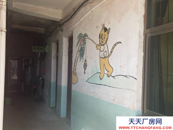 宜春市樟树机加工厂房 面积1000平方米，有12间房，水电齐全，离临江镇两公里
