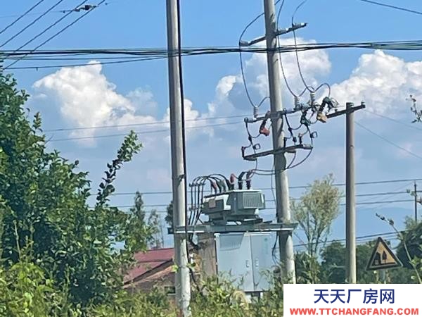 宜春市樟树机加工厂房 面积1000平方米，有12间房，水电齐全，离临江镇两公里