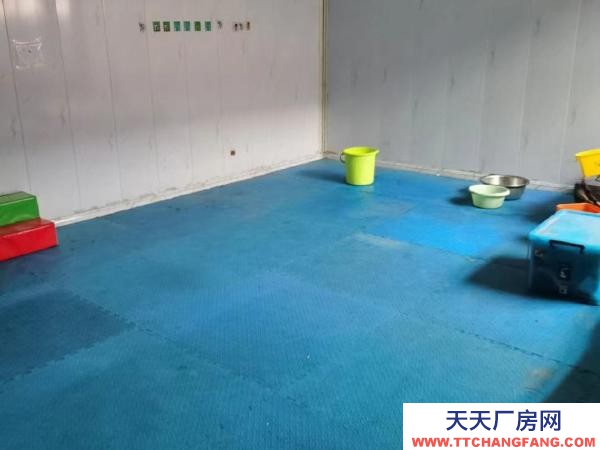 旅顺口主干道边上，农贸市场边上，交通方便