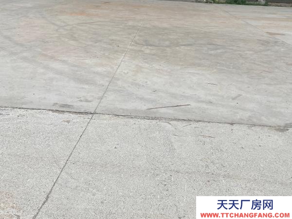 宜春市高安茶叶厂房 城南车站附近公路旁有三厢电