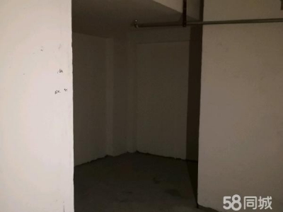 宜春市高安物资仓库 地下储藏间，小车进出很方便