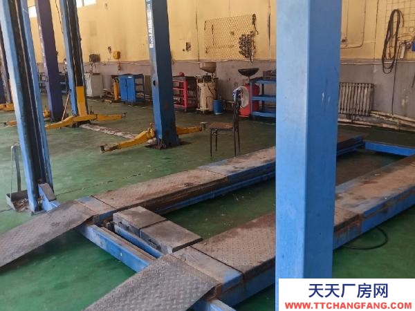 新抚汽车修配厂出租，设备齐全，临近马路位置好
