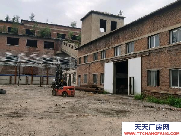 望花个人产权。钢筋举架特别高，适合办厂、办公、当大型仓库等用。