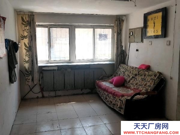 顺城前戈加油站后面，交通方便。