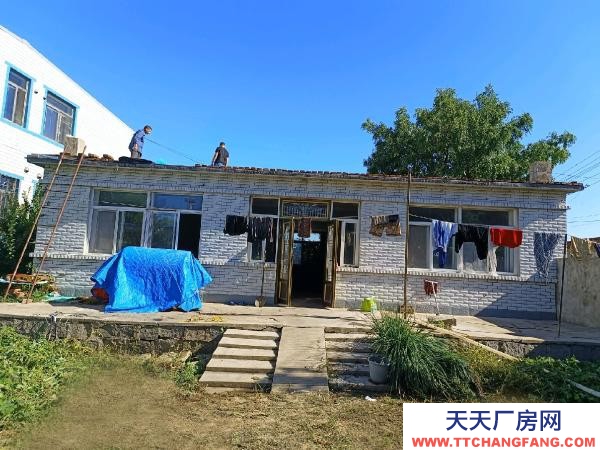 盖州双台子董屯温泉小镇，离市场近，可开洗浴，看好电联