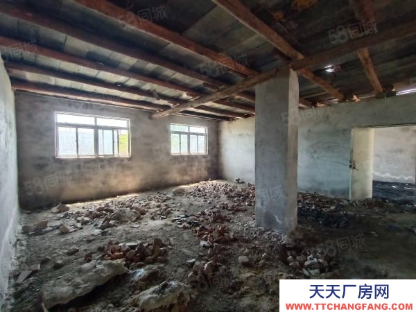 双台子离兴隆二百4公里，可做库房，人，前后都有院子