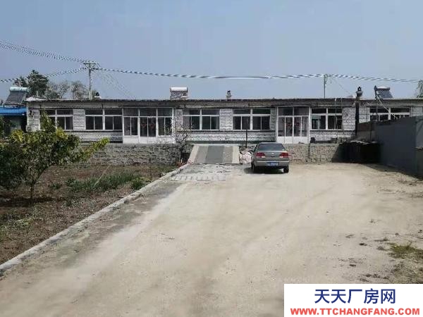 双台子占地1600平方，建筑面积260，水电气齐全。