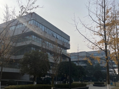 大数据产业园厂房出租，可供办公、研发、生产使用。图3