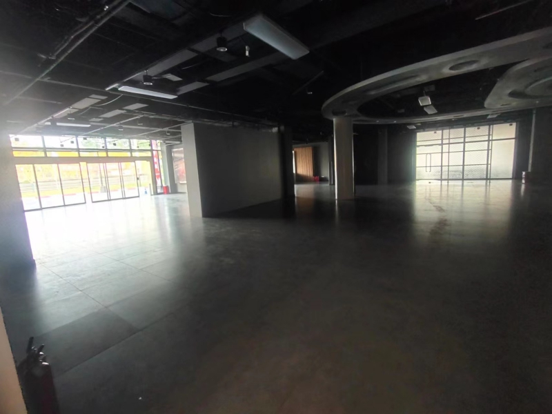 龙泉区成龙大道旁汽车园展厅出租