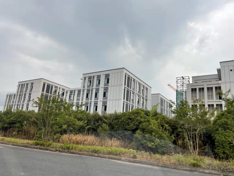 出售杭州全新独栋厂房，单价3000多起，高速轻轨环绕，生活配套齐全