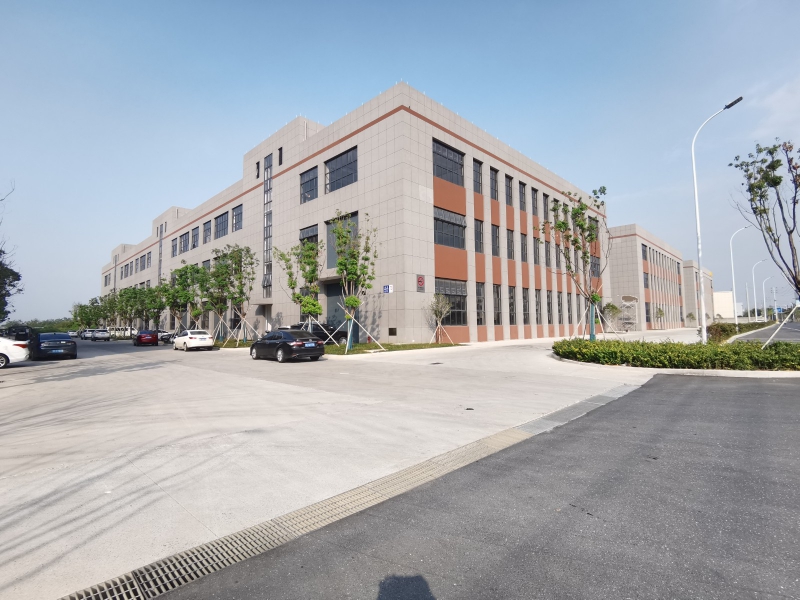 三层独栋 交通便利 三证齐全 现房直接过户 可环评