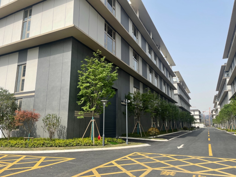 准现房 交通便利 分层出售 可分期 首付80万起