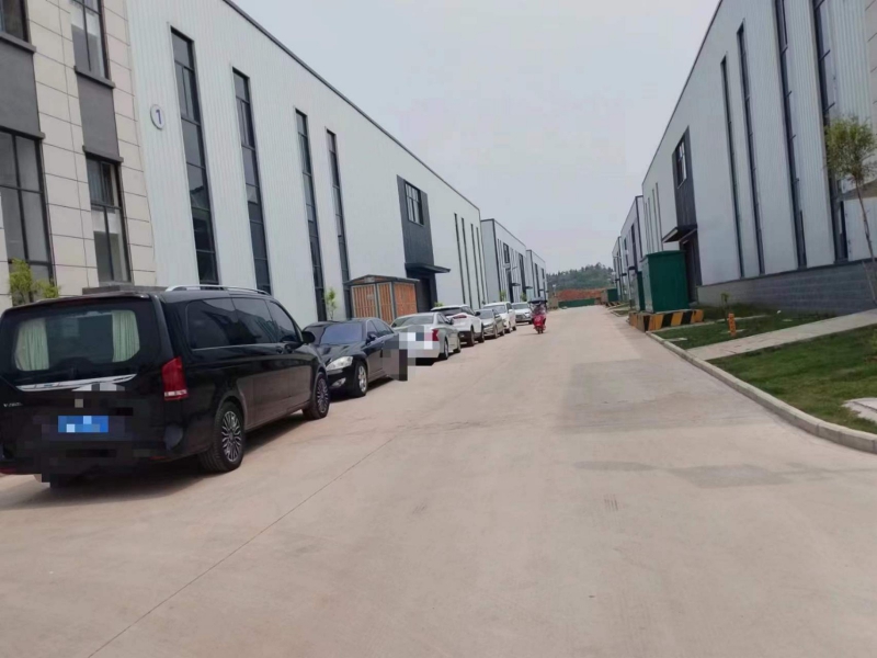 遂宁高速路口工业园区，高标钢构现厂房，即买即住，证件齐全，优惠多多