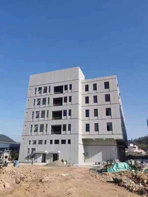 出售杭州全新1000方厂房，只售3000多，高速轻轨环绕，生活配套齐全