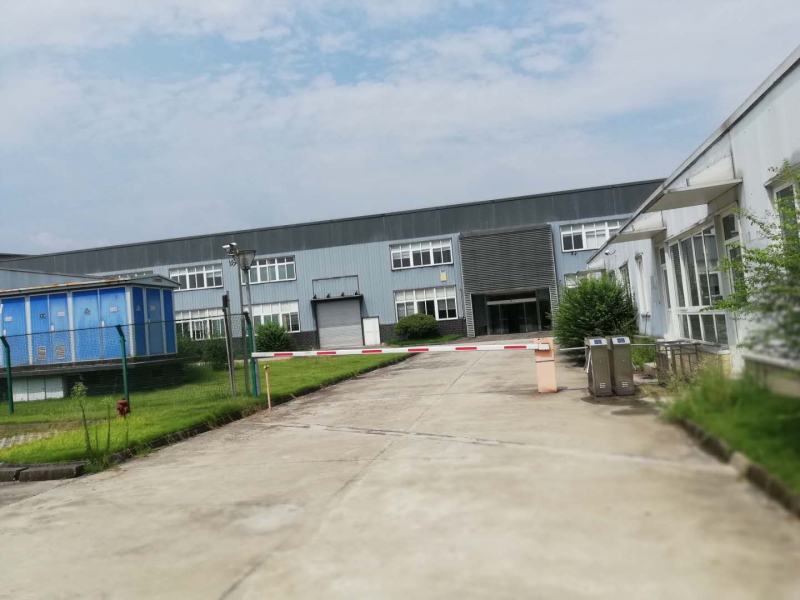 中德中小企业合作区厂房出售，单层钢构，赠送院坝、停车位，可租可售