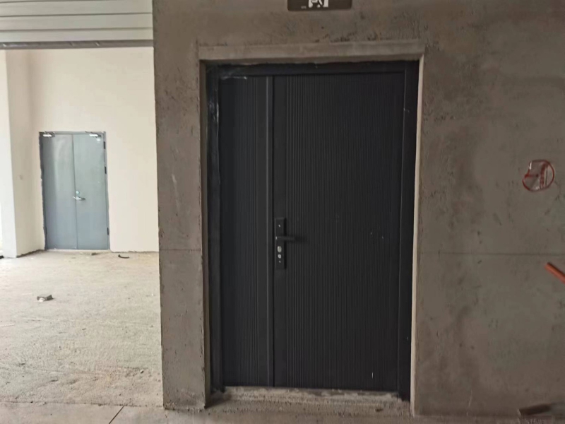 出售厂房，高速口，货车通行方便，配套齐全，市区产证