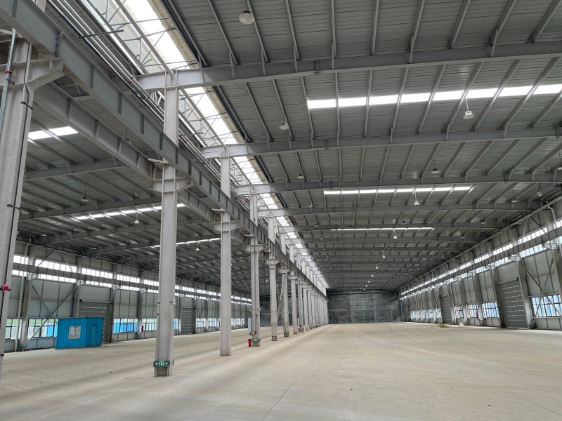 厂房招租，约10万㎡单层钢结构标准厂房，欢迎实地考察