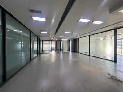 成都龙泉工业园区+595㎡直播场地出租+12间办公室+配套齐全有房补图2