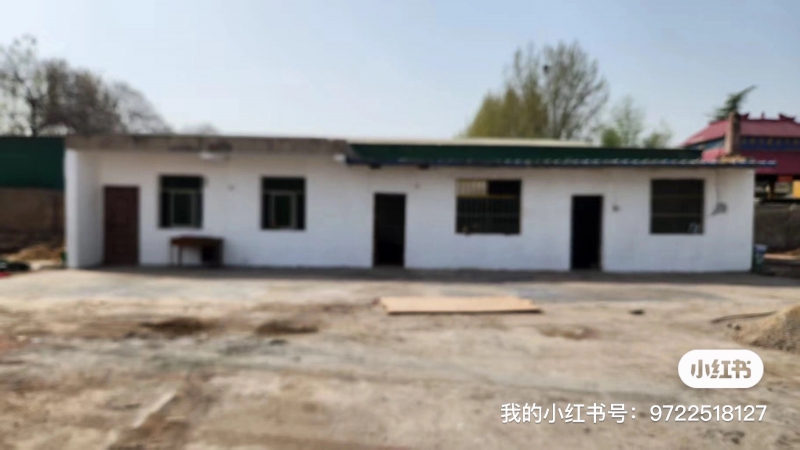 场地出租 西安石化大道靠近西三环 12亩 不限业态 可适当改造 交通便利 水电齐全 另有平房四间约100平 可做库房或办公室 价格优惠 有意请私聊