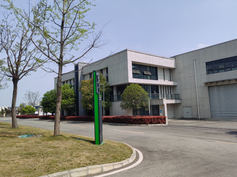 新都石板滩  到市区20分钟 13-20元 18个月免租期 综合成本只要几块钱