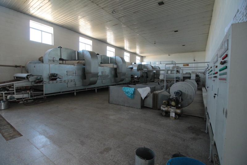 辽宁朝阳21000平厂房场地出租出售，水电齐全，临近高速口，可多方式参与。