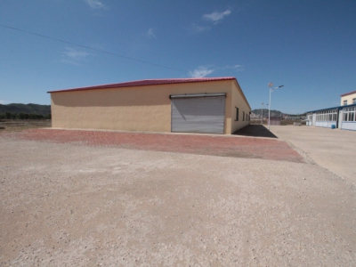 辽宁朝阳21000平厂房场地出租出售,水电齐全,临近高速口,可多方式参与。图5