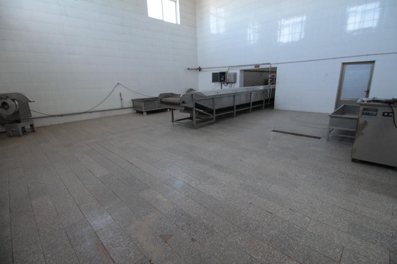 辽宁朝阳21000平厂房场地出租出售，水电齐全，临近高速口，可多方式参与。