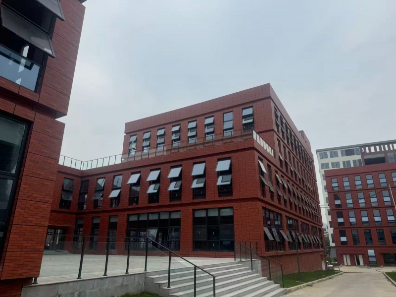 成都龙泉经开区8栋独立厂房 整栋出租8900-13000㎡，直租无中介费
